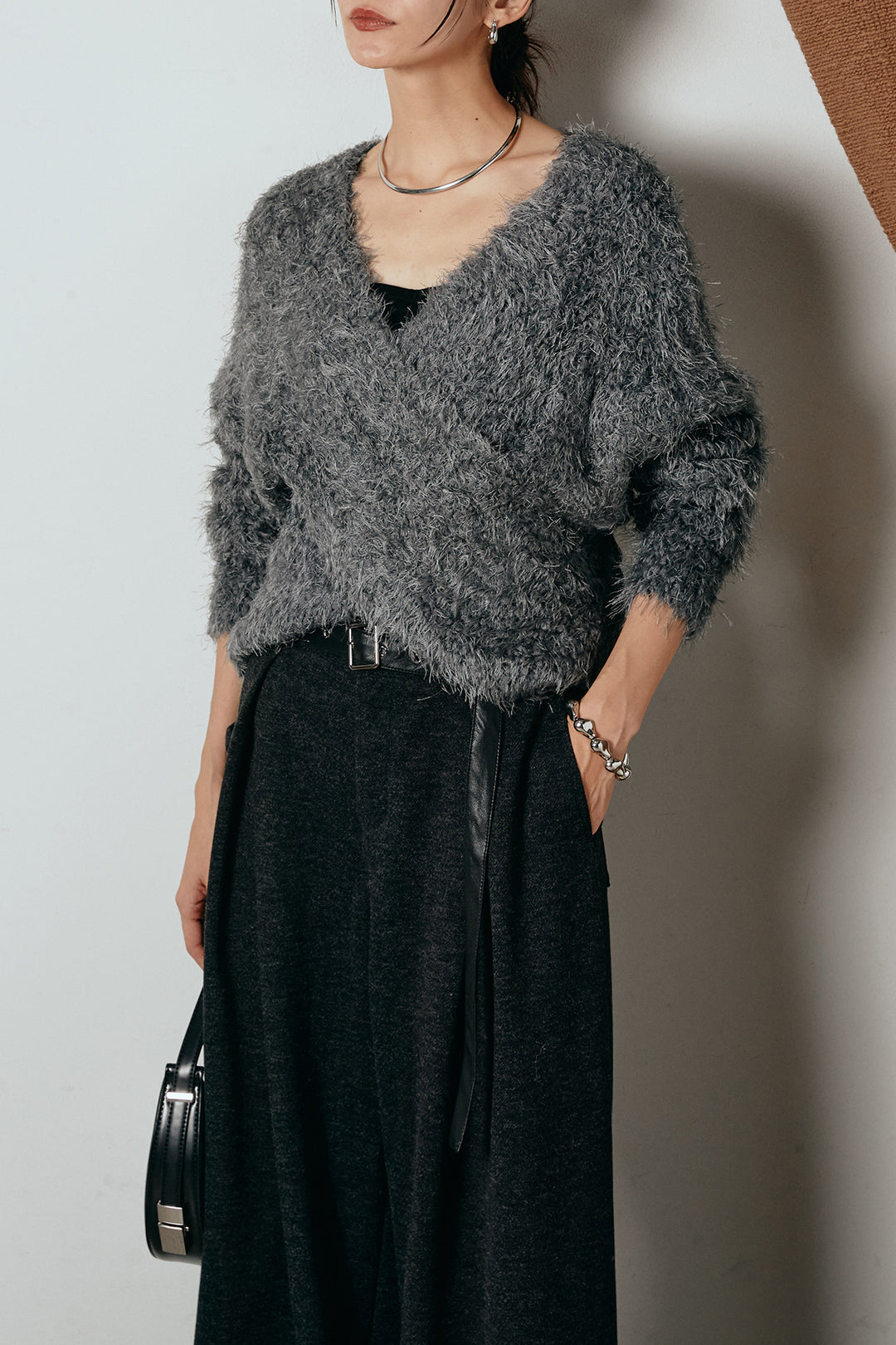 [SET]シャギークロスニットトップス+細ベルト付き起毛タックワイドパンツ(2set)