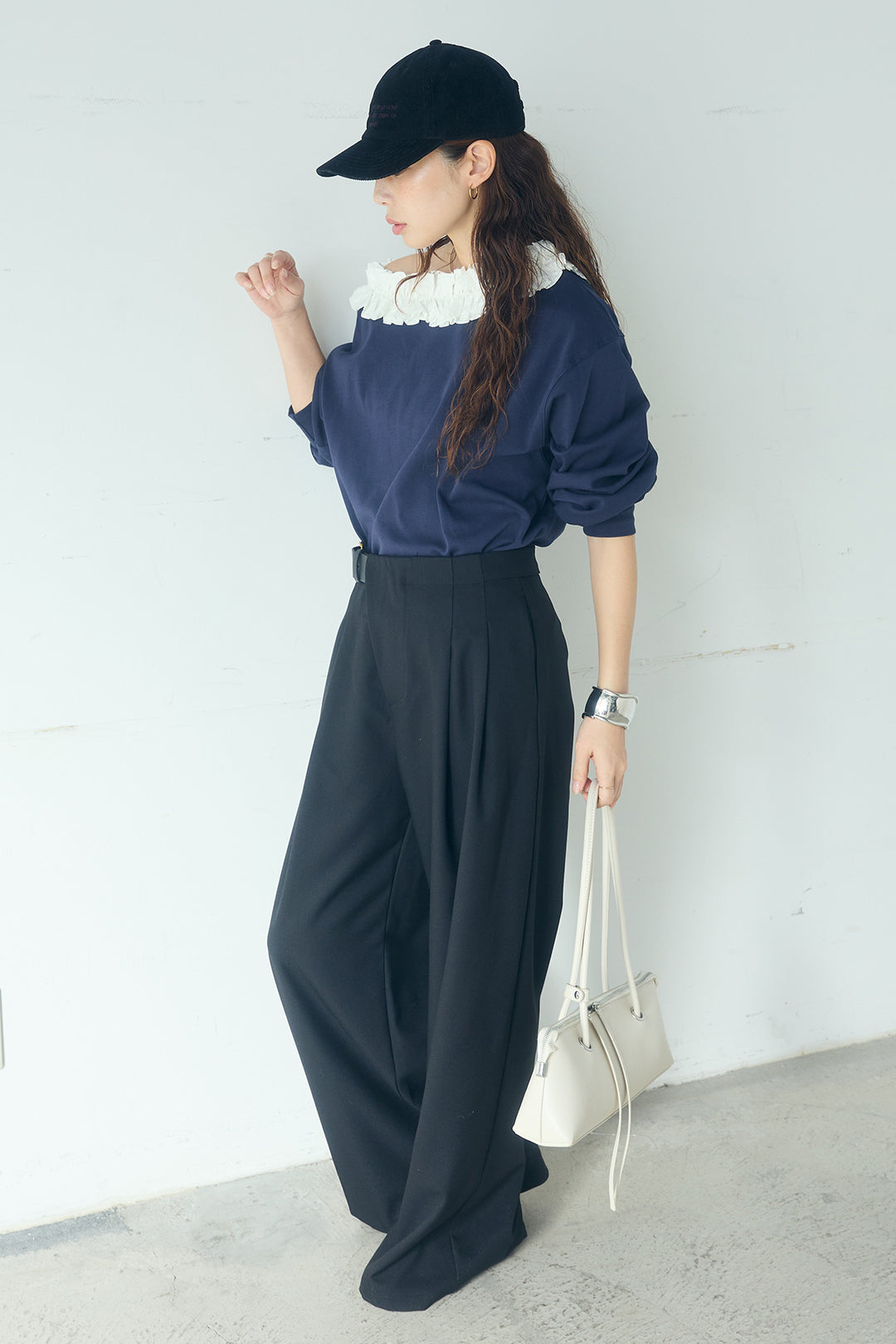 [SET]ネックギャザーフリルスウェット+サイドベルトタック入りスラックス(2set)