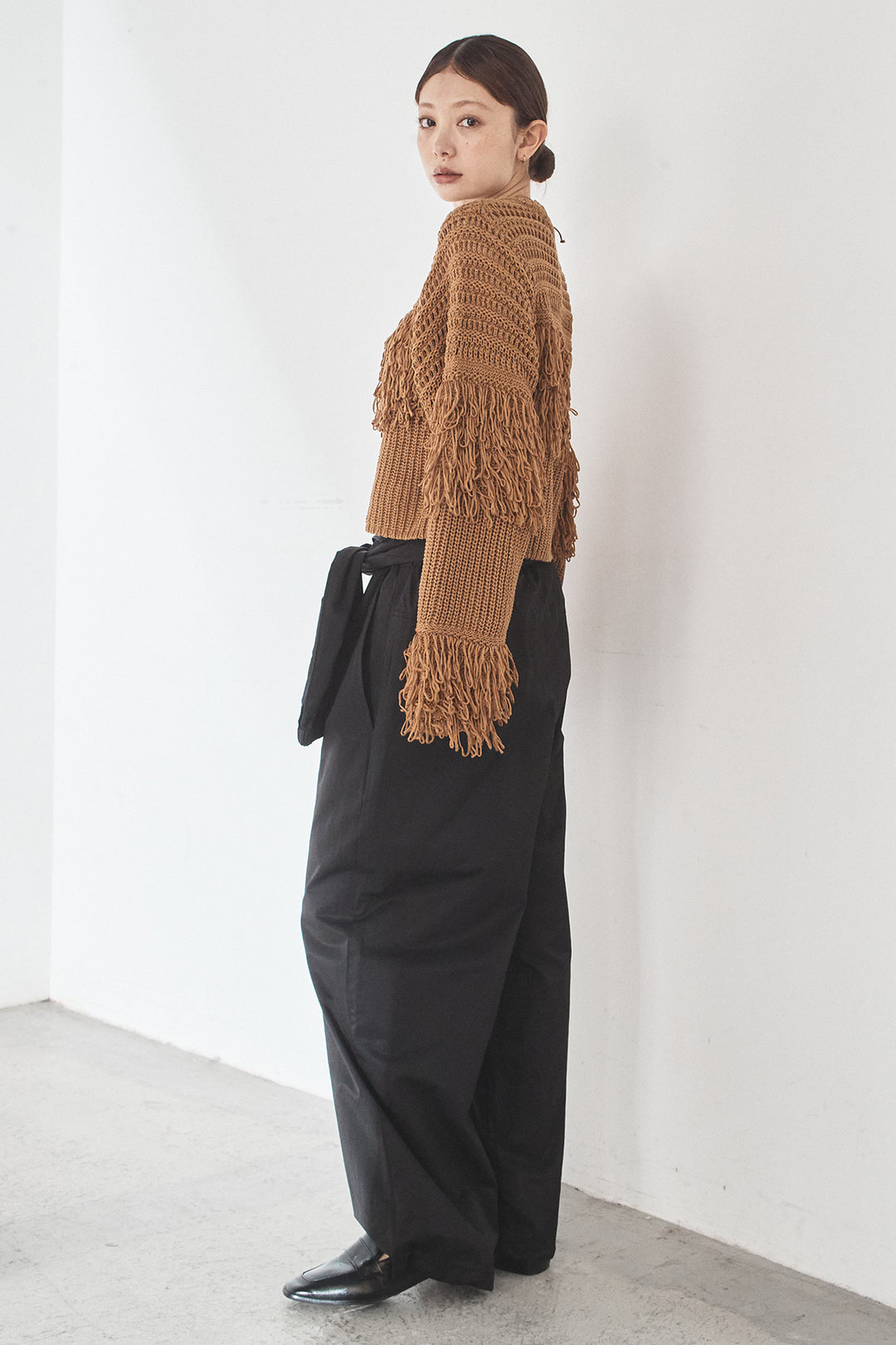 [SET]メッシュフリンジ切り替えプルオーバー+合繊ツイルスタンドウエスト巻きジョガーパンツ(2set)