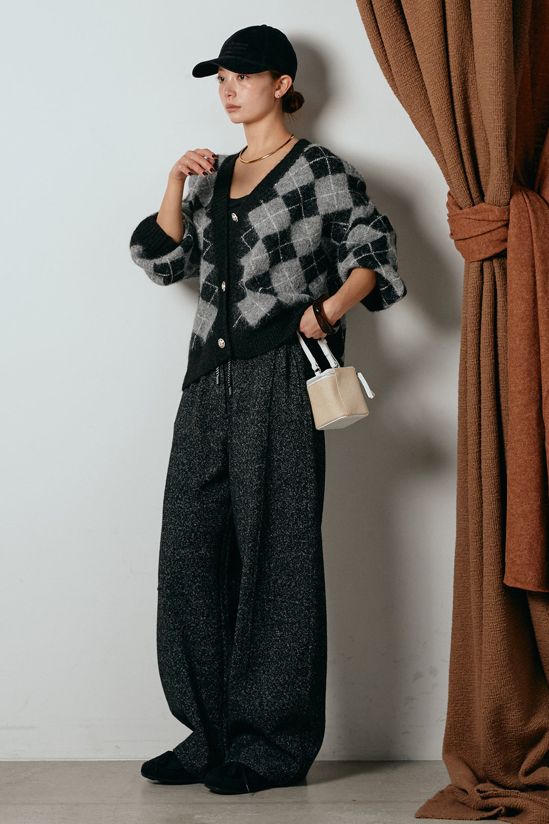 [SET]オーバーサイズ総柄Vネックニットカーディガン+杢ニットフレアパンツ(2set)