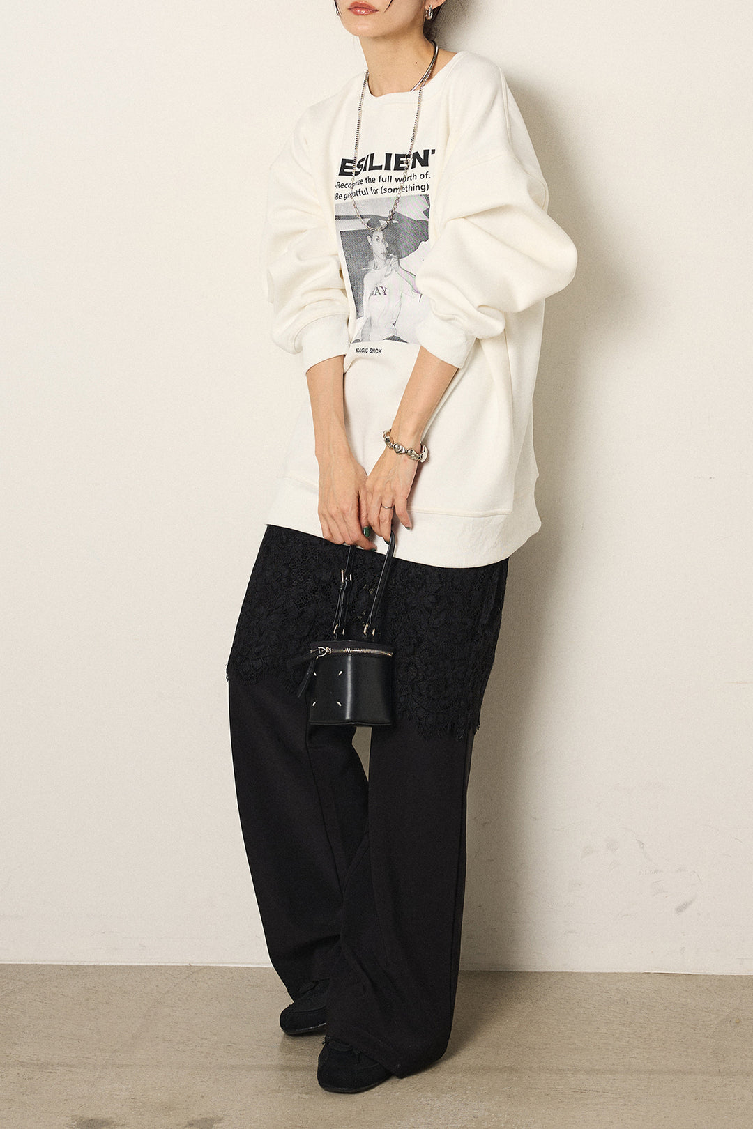 [SET]モノトーンプリントスウェット+レース刺繍レイヤードフレアパンツ(2set)