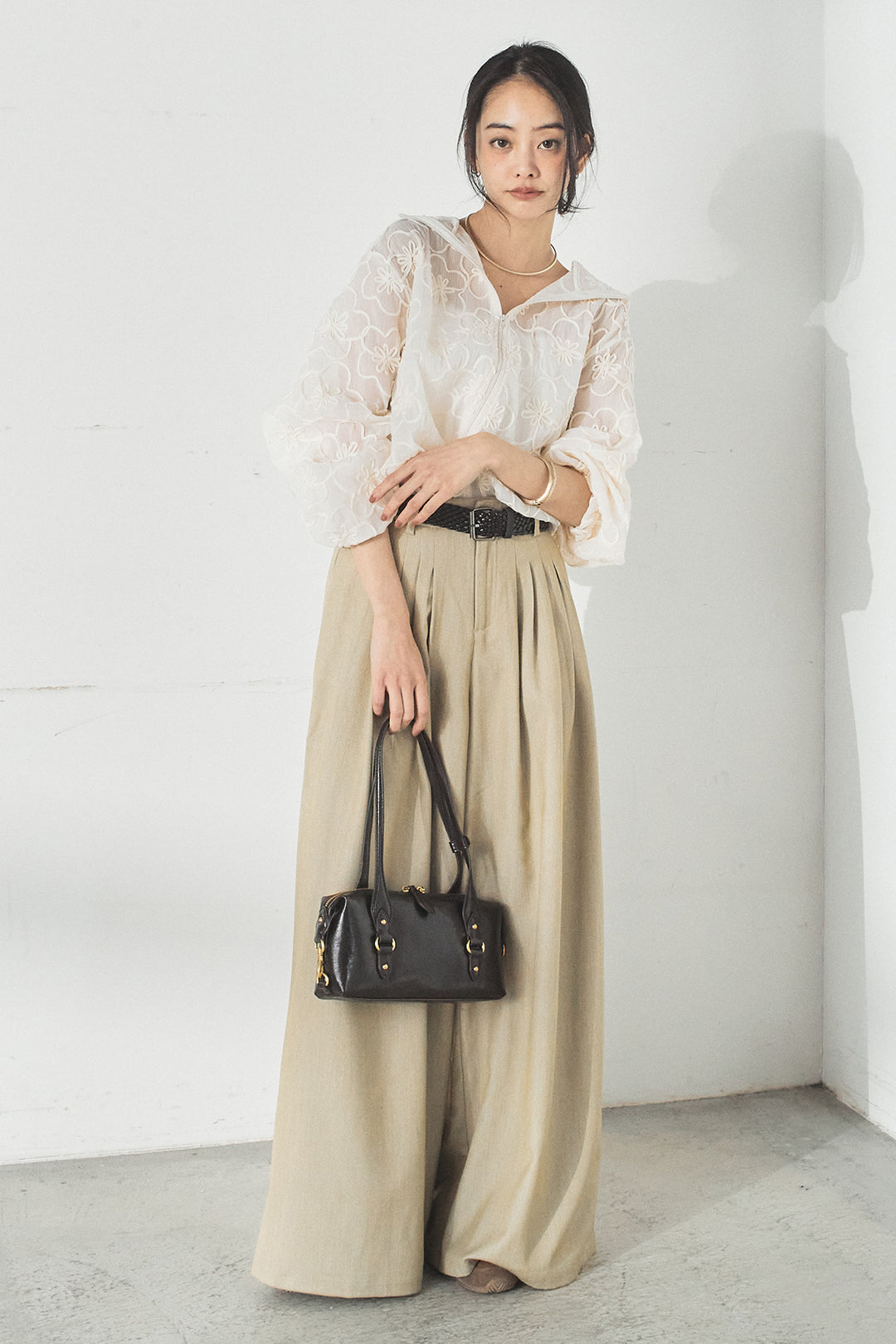 [SET]シアーフラワーフードブルゾン+編みベルト付きウエストタックワイドパンツ(2set)