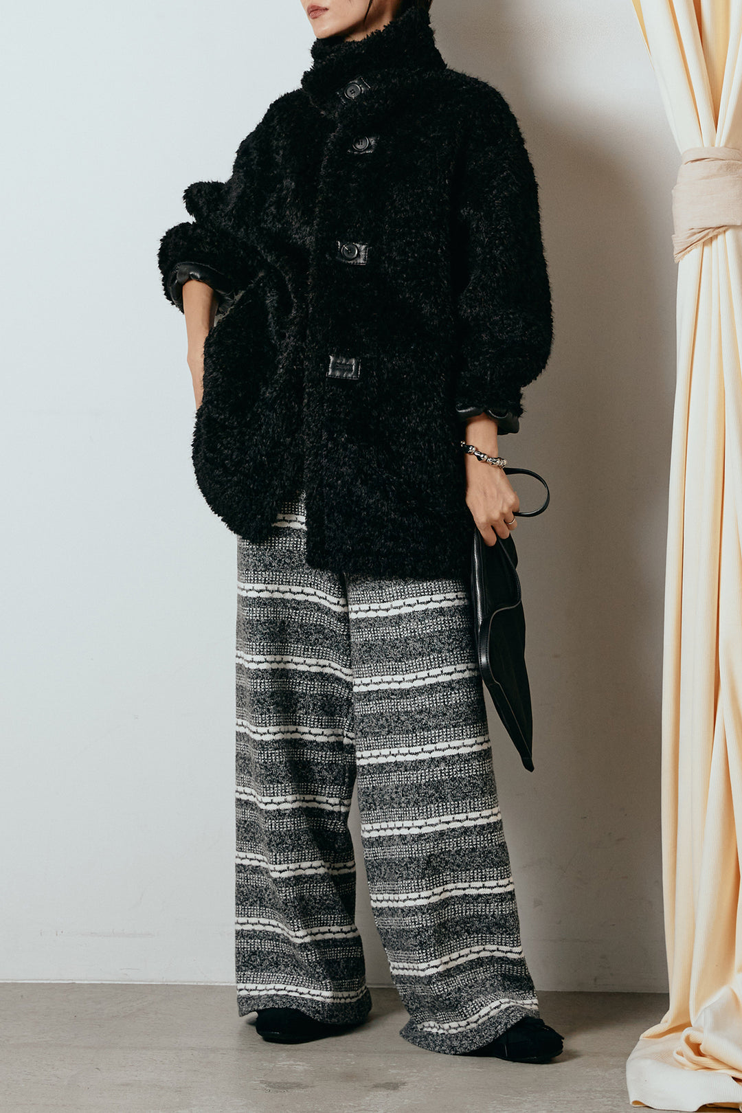 [SET]リバーシブルボアアウター+マルチライン柄リラックスニットパンツ(2set)