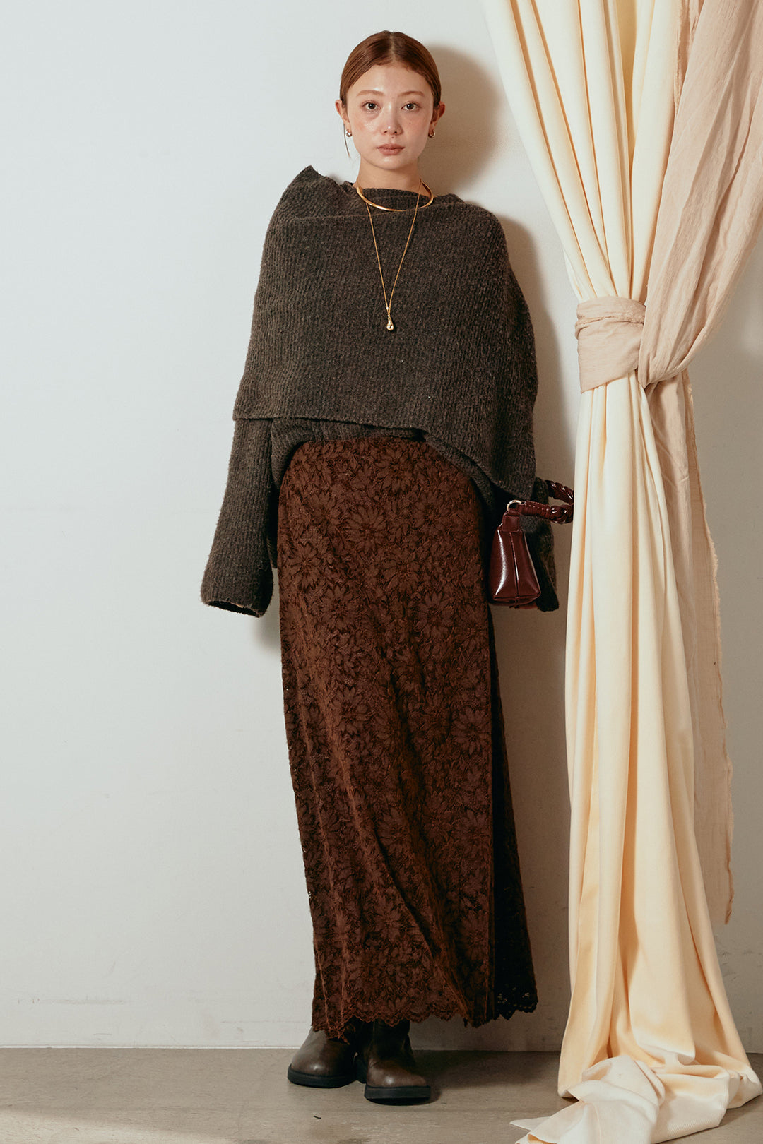 [SET]ケープデザインリブニットトップス+花柄刺繍ベロアフレアスカート(2set)