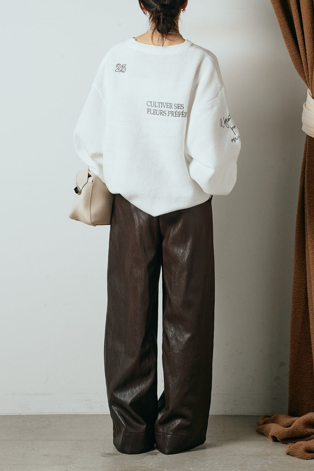 [SET]刺繍ロゴランダムデザインニットトップス+ベルト付きレザーライクタックパンツ(2set)