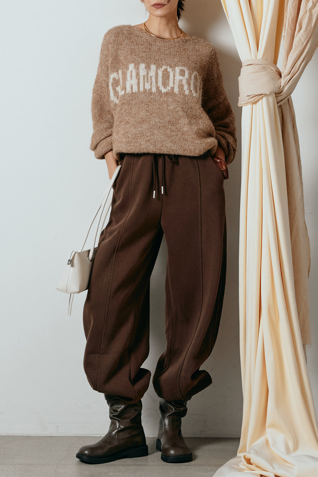 [SET]フロントロゴデザインニットトップス+スウェットワイドカーブパンツ(2set)