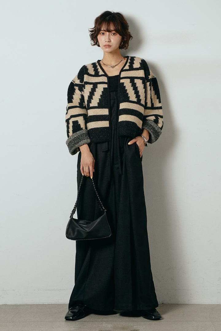 [SET]ノーカラー幾何学模様アウター+ウール混フランネルワイドサロペット(2set)