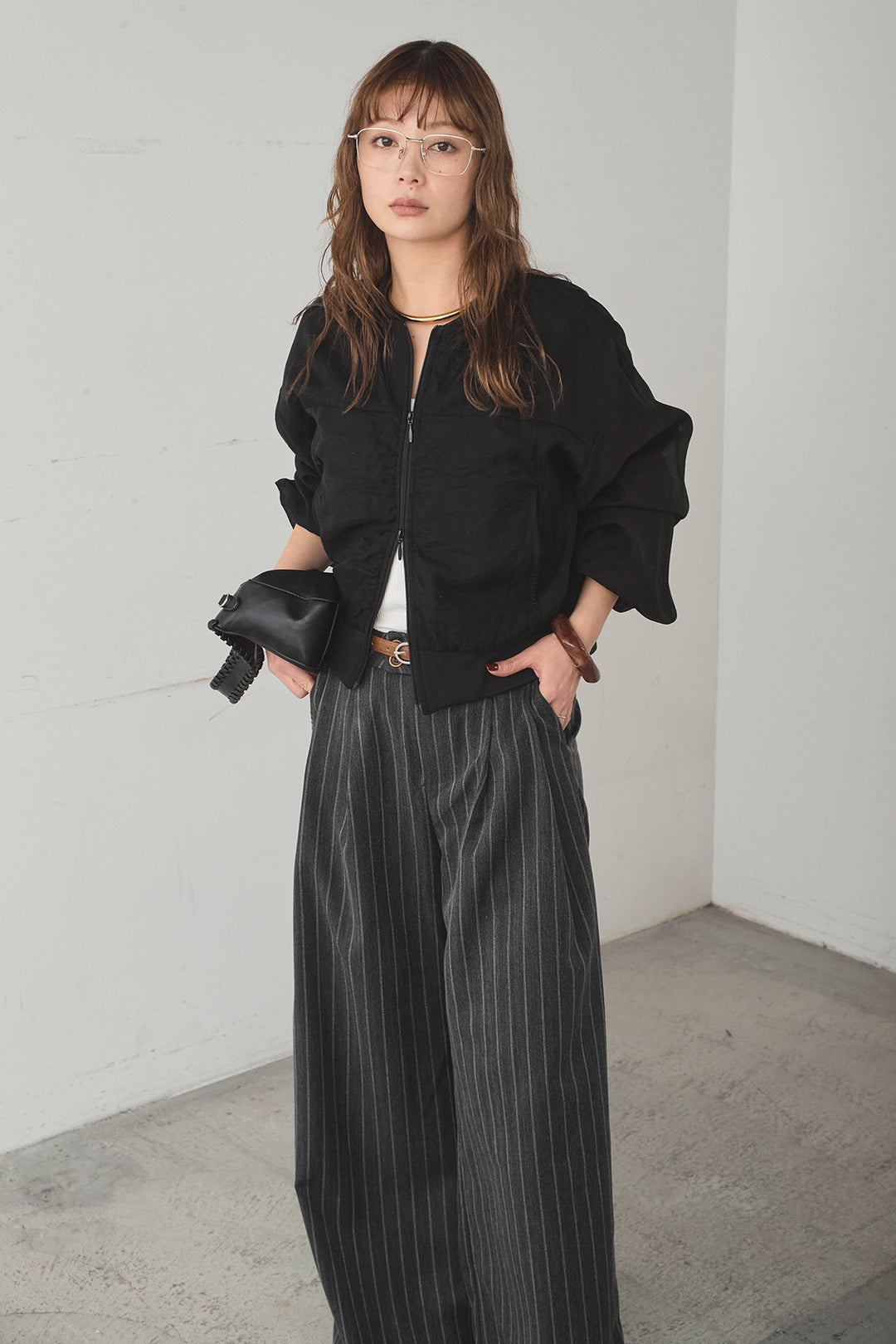 [SET]シアー×ポンチブルゾン+細ベルト付きピンストライプワイドパンツ(2set)