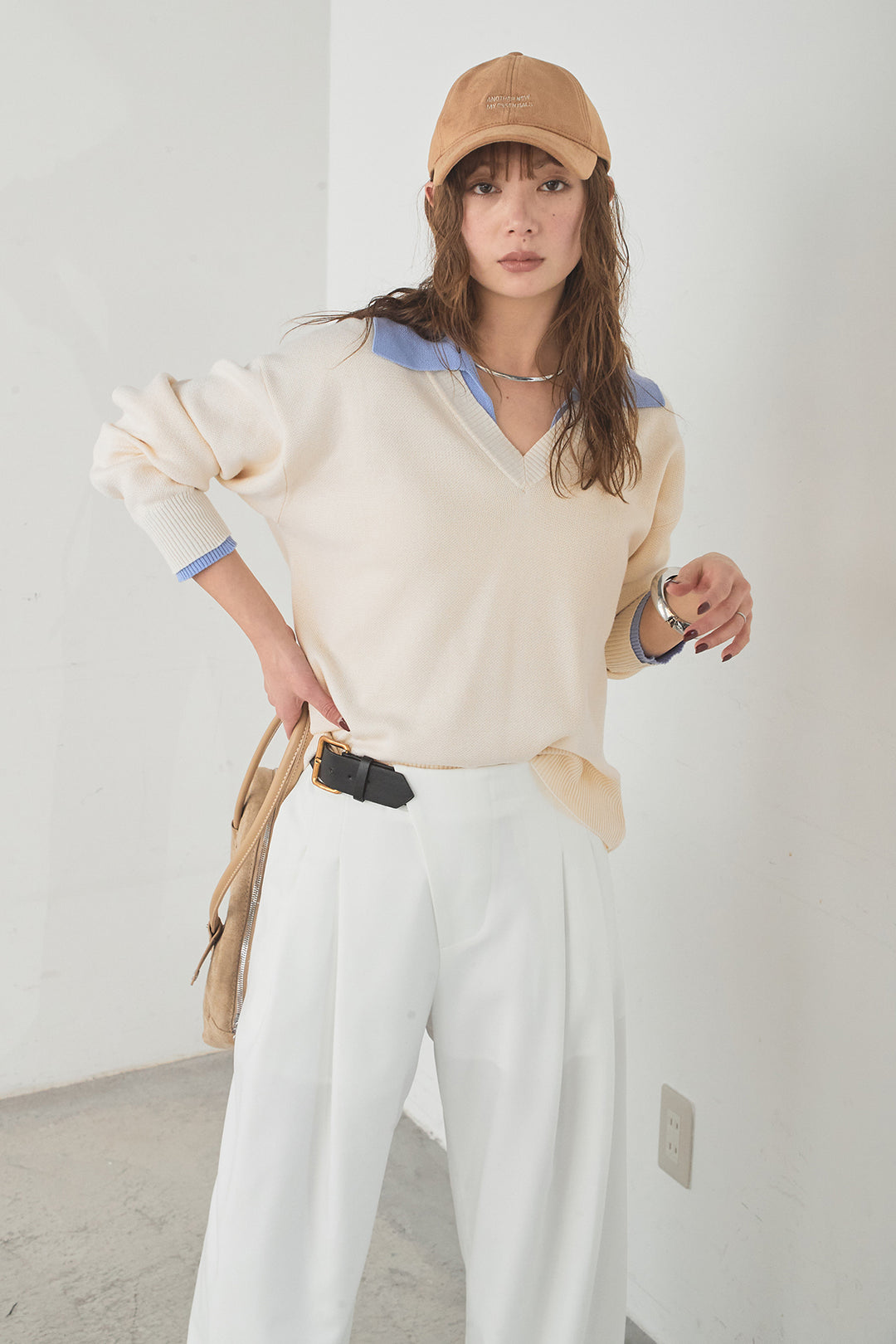 [SET]バイカラーニットレイヤード風プルオーバー+サイドベルトタック入りスラックス(2set)