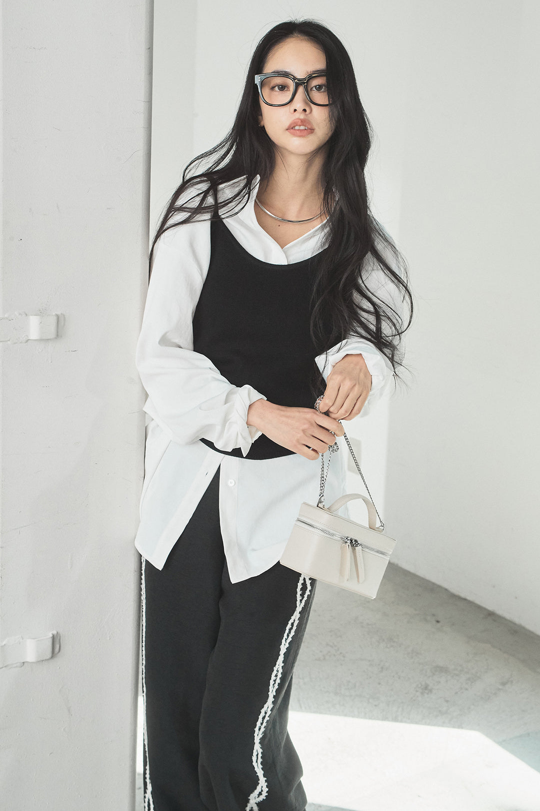 [SET]ニットキャミ付きシャツ+刺繡テープラインパンツ(2set)