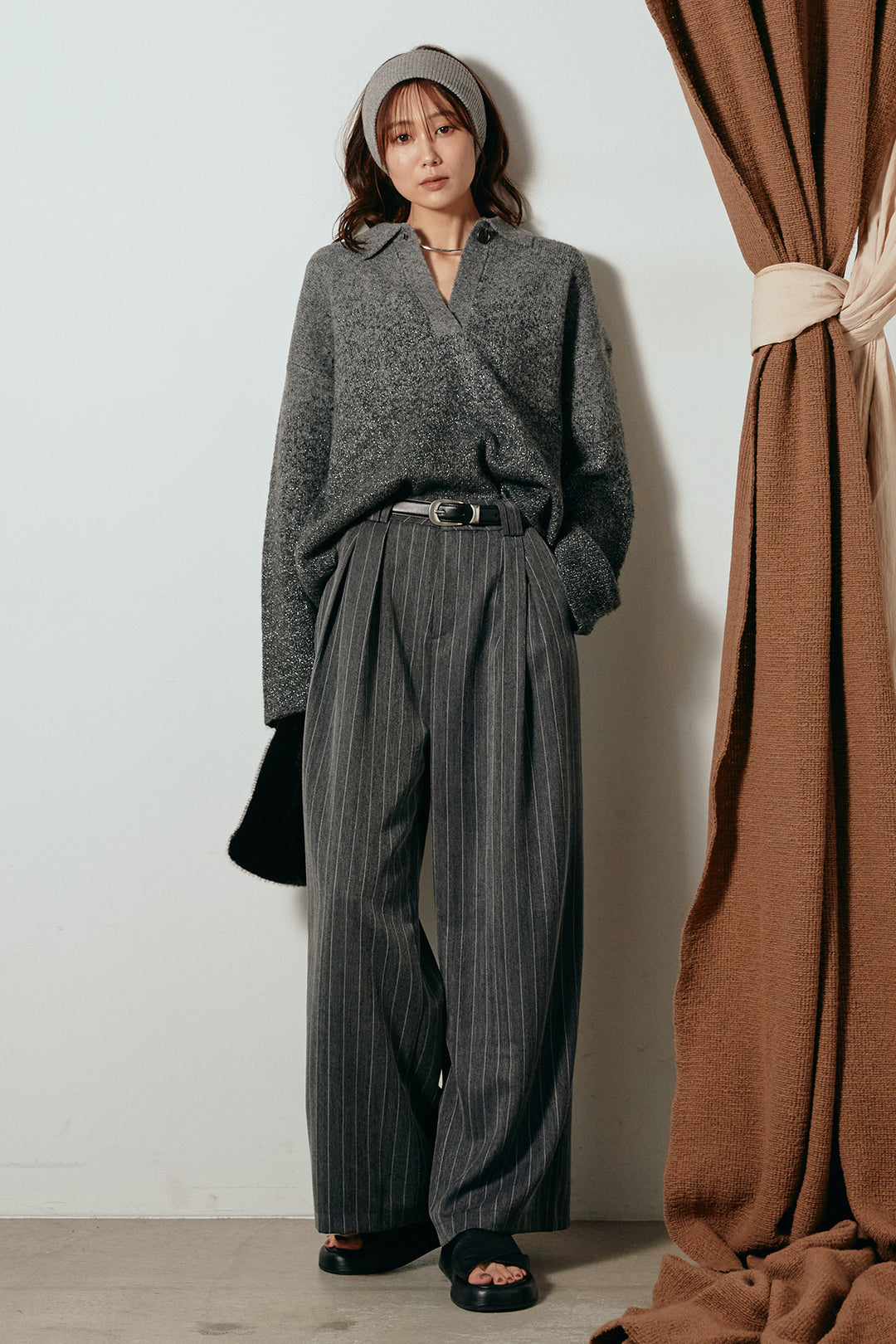 [SET]グラデーションラメニットキーネックプルオーバー+ストライプヘリンボーンパンツ(2set)