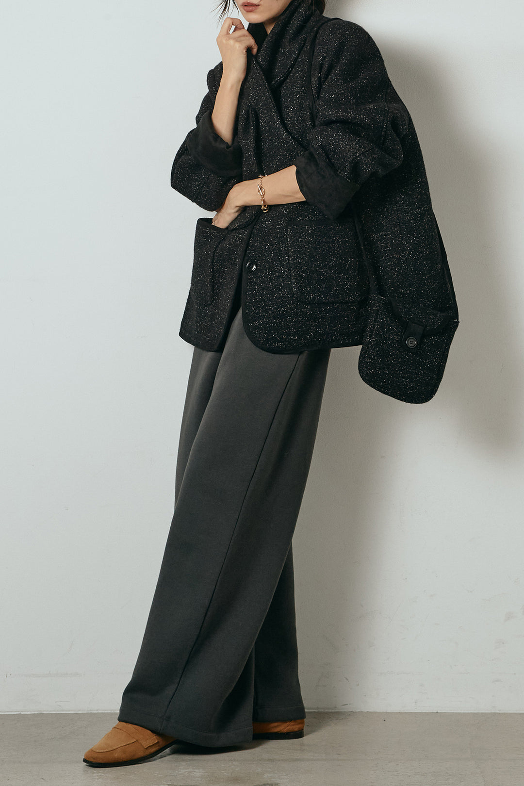 [SET]ノーカラーマフラーバッグ付きアウター+裏起毛スウェットワイドパンツ(2set)