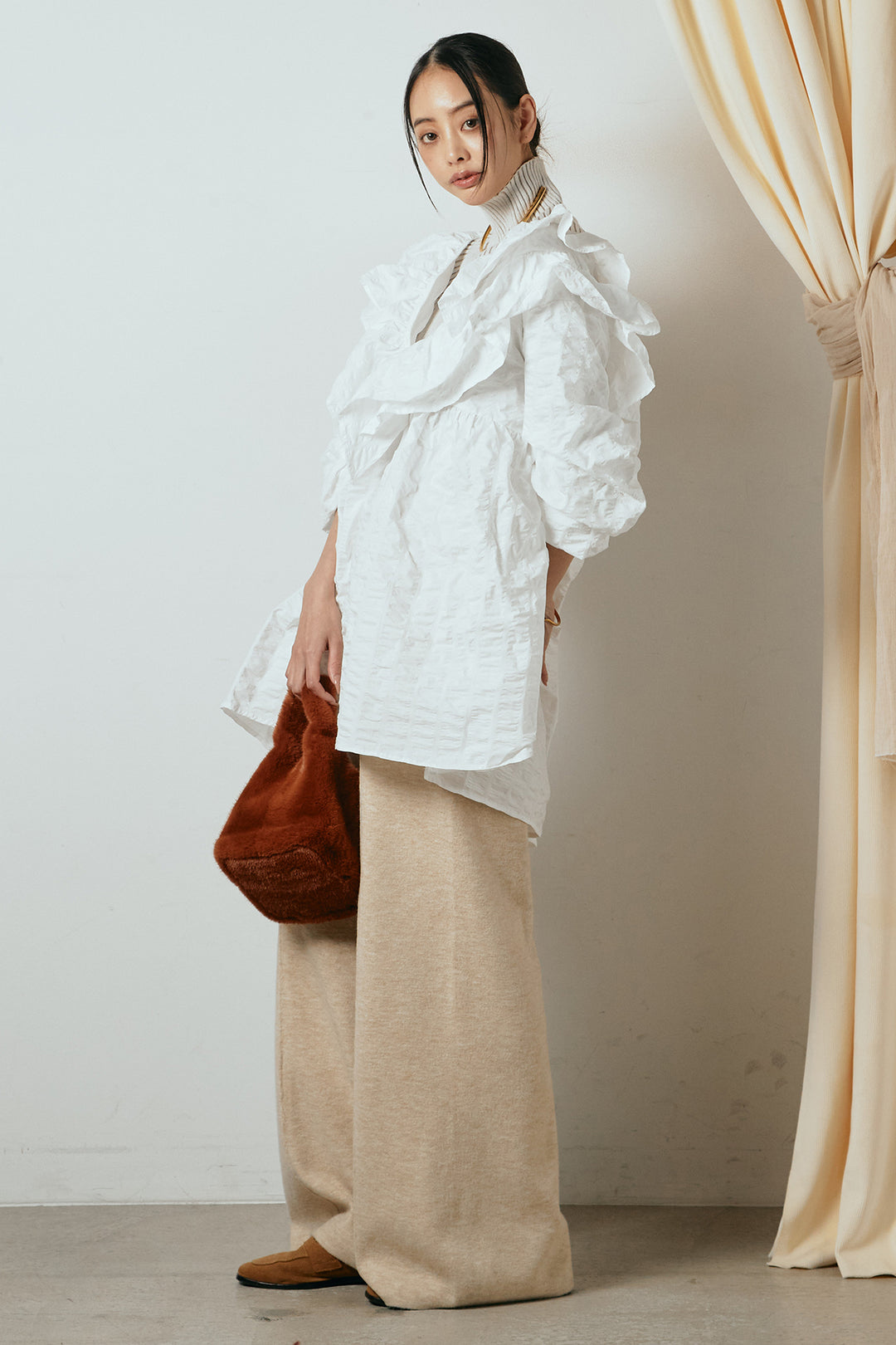 [SET]Vネックフリルカラーブラウス+センターラインニットパンツ(2set)