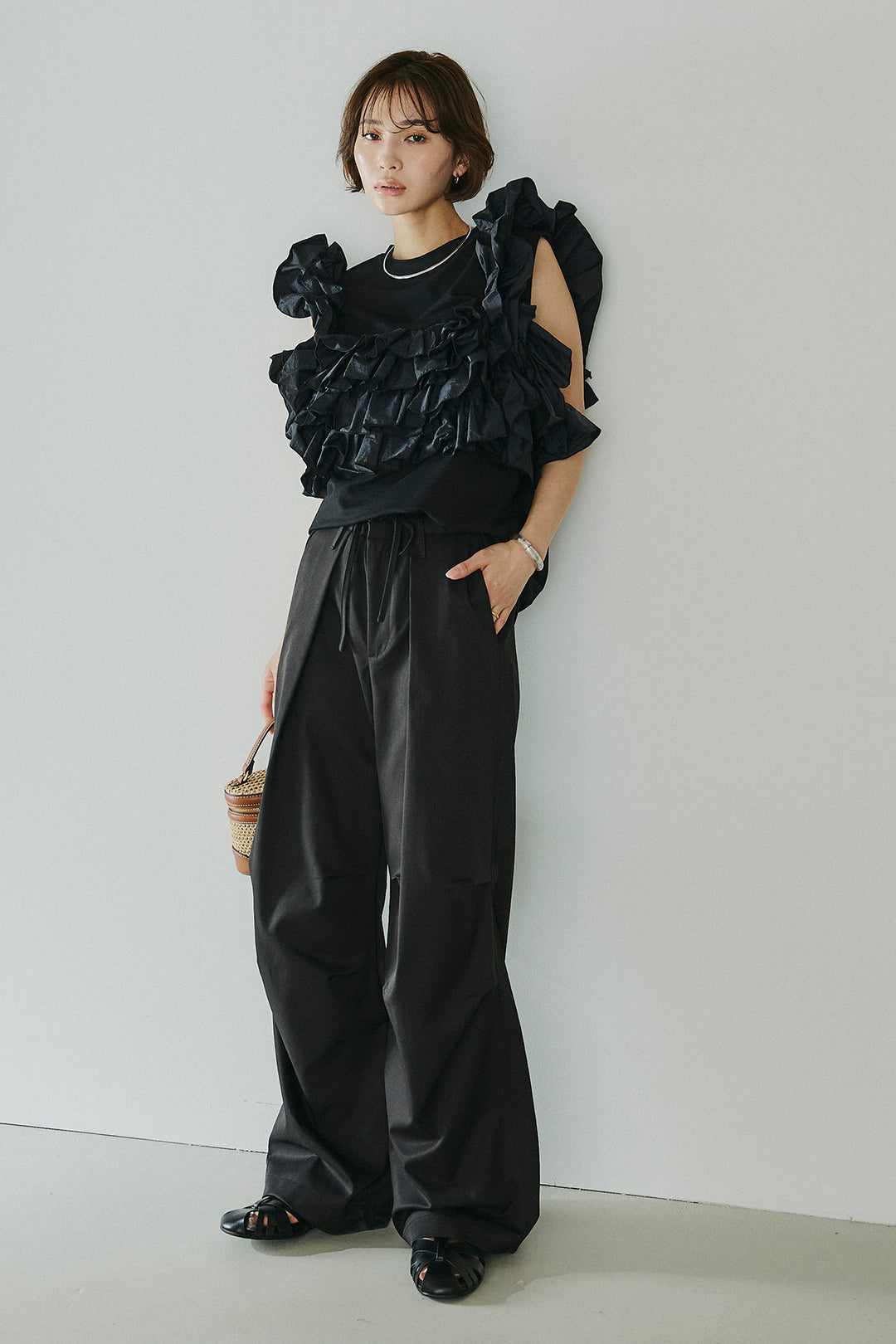 [SET]天竺ナイロンドッキングビスチェ風トップス+ニーサイドタックウエストドロスパンツ(2set)