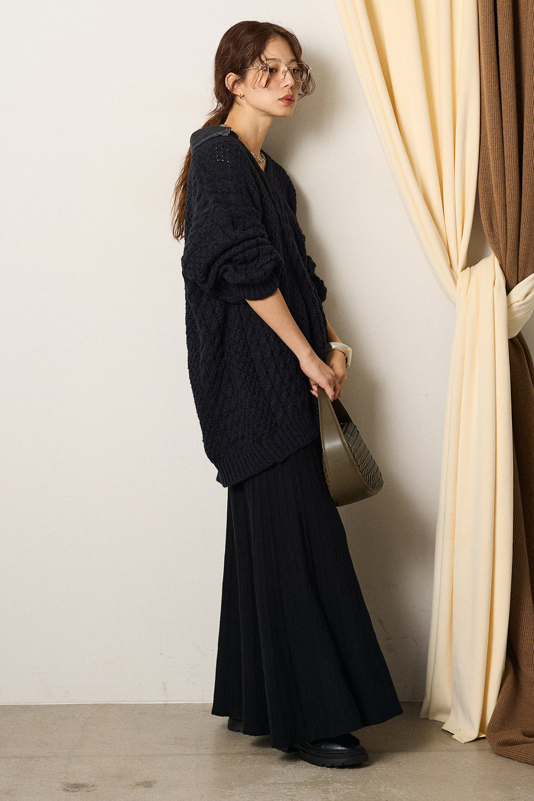 [SET]デニムカラーケーブルオーバーニット+編み地切り替えフレアニットスカート(2set)