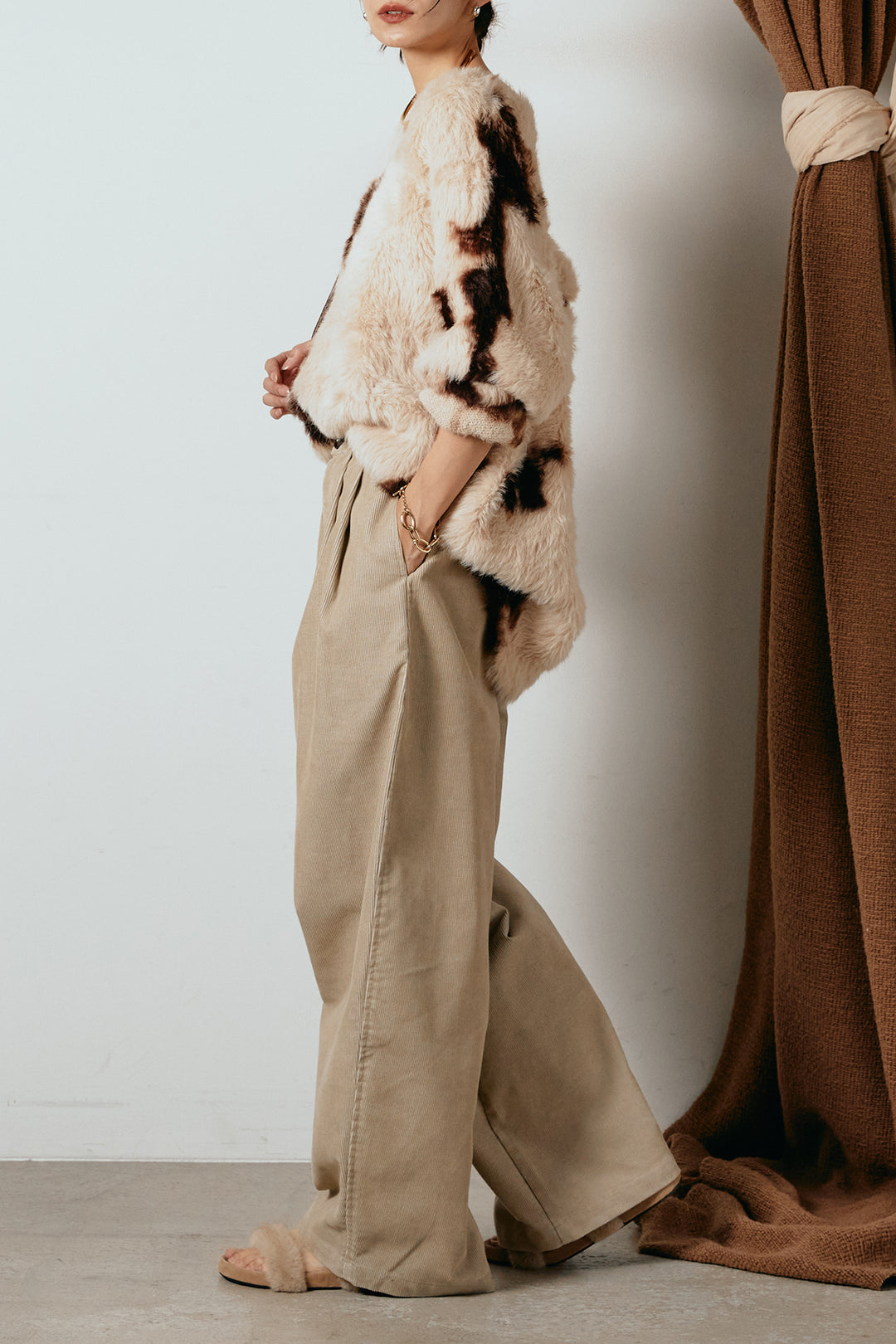 [SET]タイダイ柄シャギーニットトップス+フロントタック入りコーデュロイパンツ(2set)