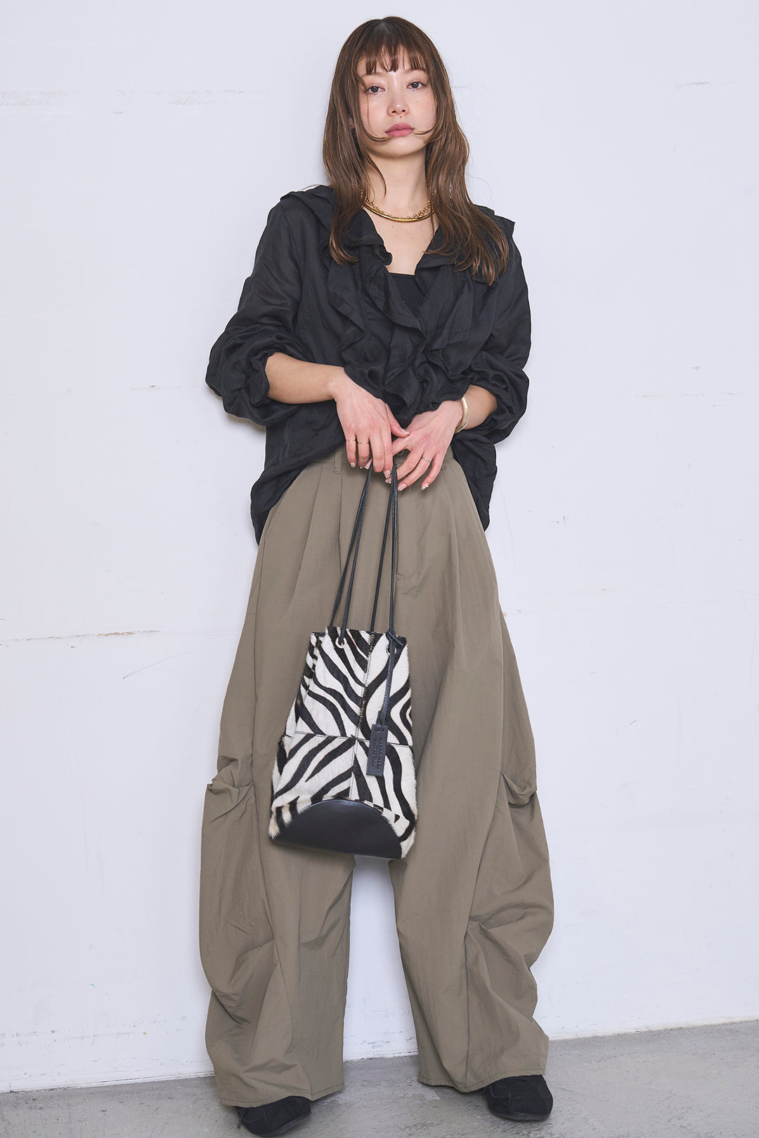 [SET]フリルボタンブラウス+ドライタフタタックバレルパンツ(2set)