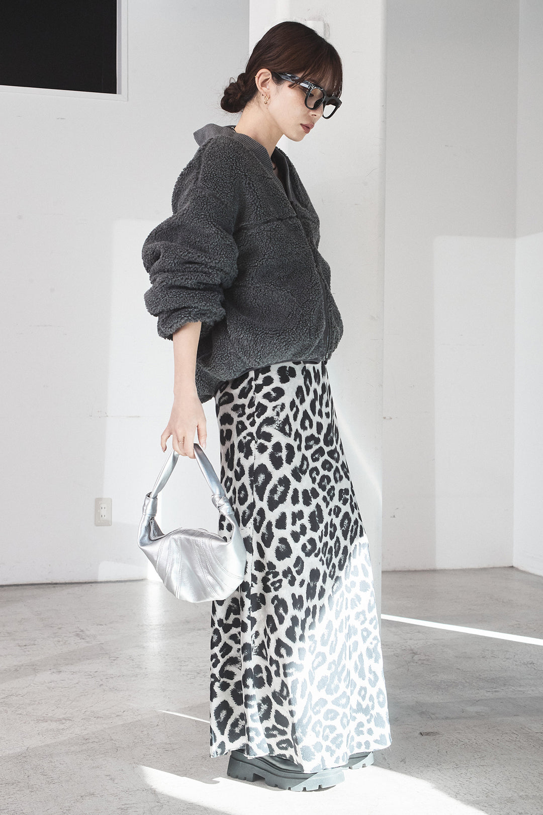 [SET]ノーカラーリブボアアウター+レオパードサテンナロースカート(2set)