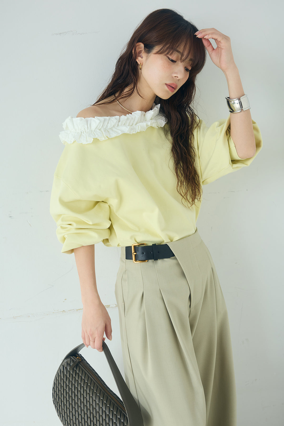 [SET]ネックギャザーフリルスウェット+サイドベルトタック入りスラックス(2set)