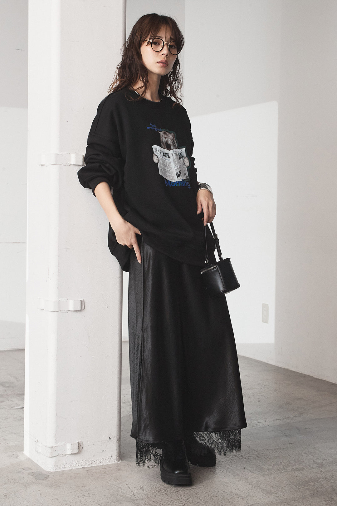 [SET]裏起毛モーニングキャットプリントスウェット+裾レースデザインサテンスカート(2set)