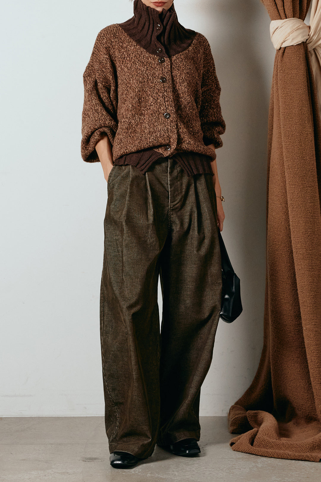 [SET]ハイネックミックスニットカーディガン+フロントタック入りコーデュロイパンツ(2set)