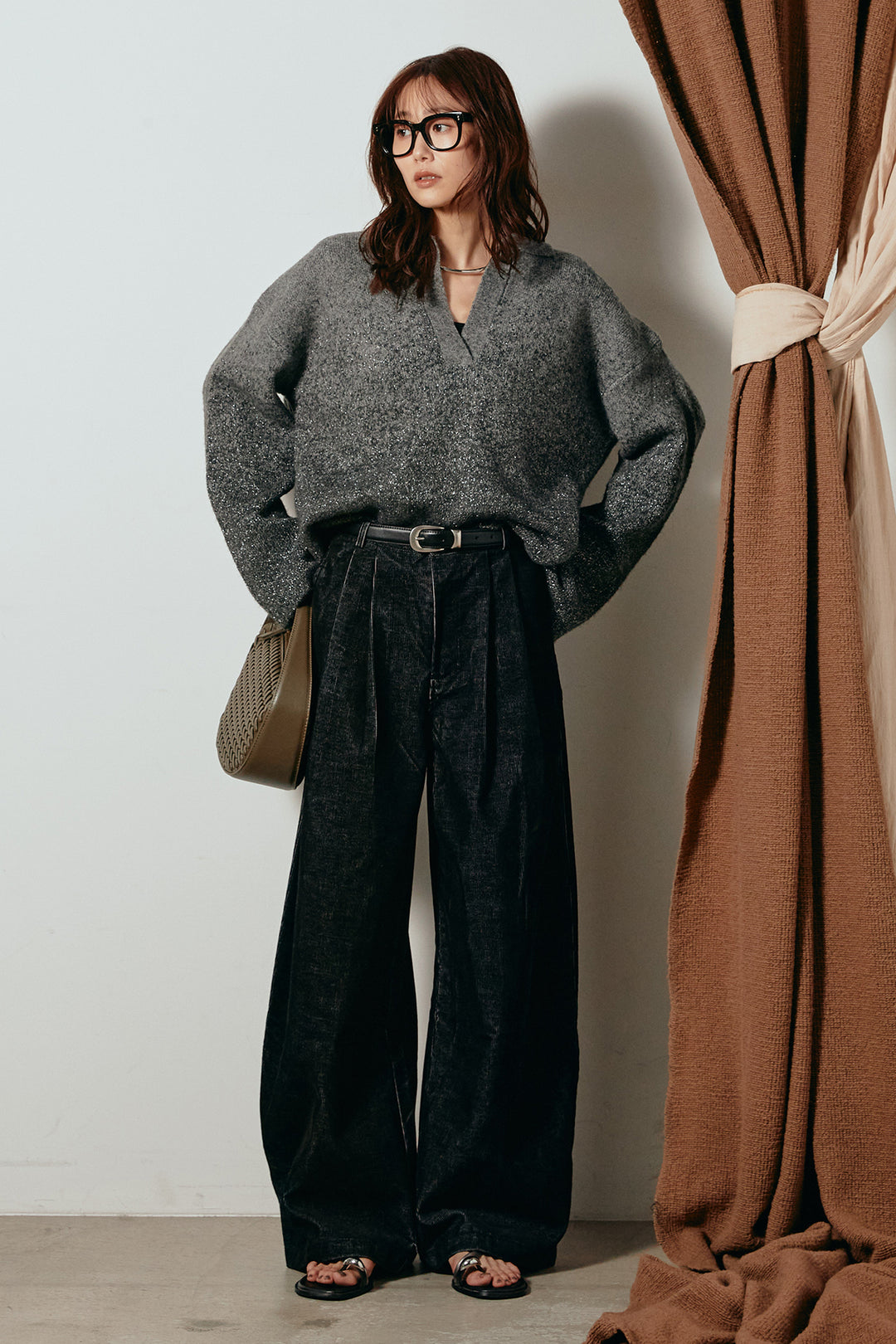 [SET]グラデーションラメニットキーネックプルオーバー+フロントタック入りコーデュロイパンツ(2set)