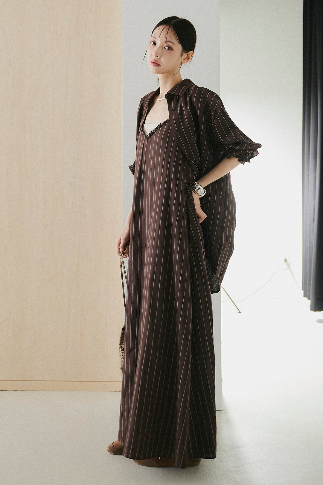 [SET]麻混バックツイストピンストライプシャツ+麻混ピンストライプキャミワンピース(2set)