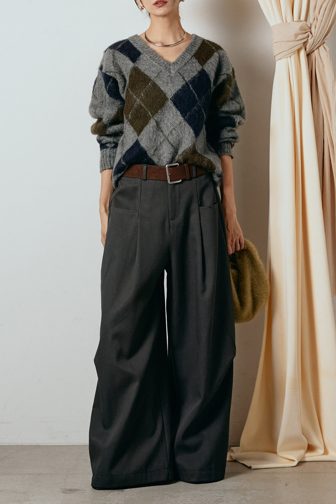 [SET]アクリルモヘアアーガイルVネックプルオーバー+太ベルト付きタックデザインワイドパンツ(2set)