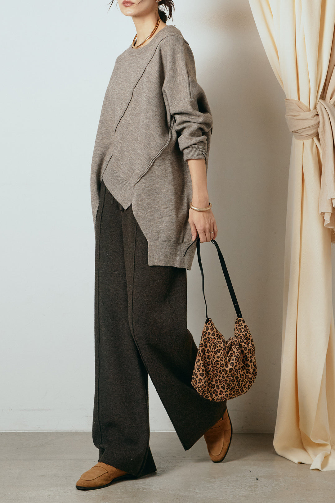 [SET]アシンメトリーデザインニットトップス+センターラインニットパンツ(2set)