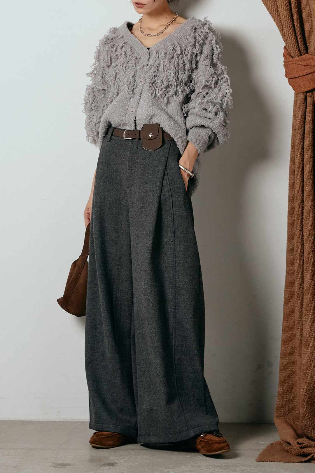 [SET]ループ編みVネックニットカーディガン+ポーチベルト付きカーブパンツ(2set)