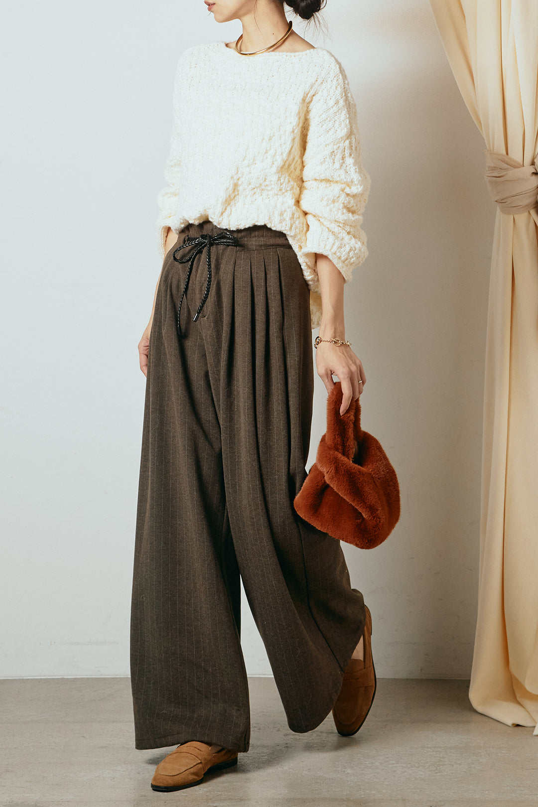 [SET]ボリューム編みニットプルオーバー+編みベルト付きピンストライプワイドパンツ(2set)