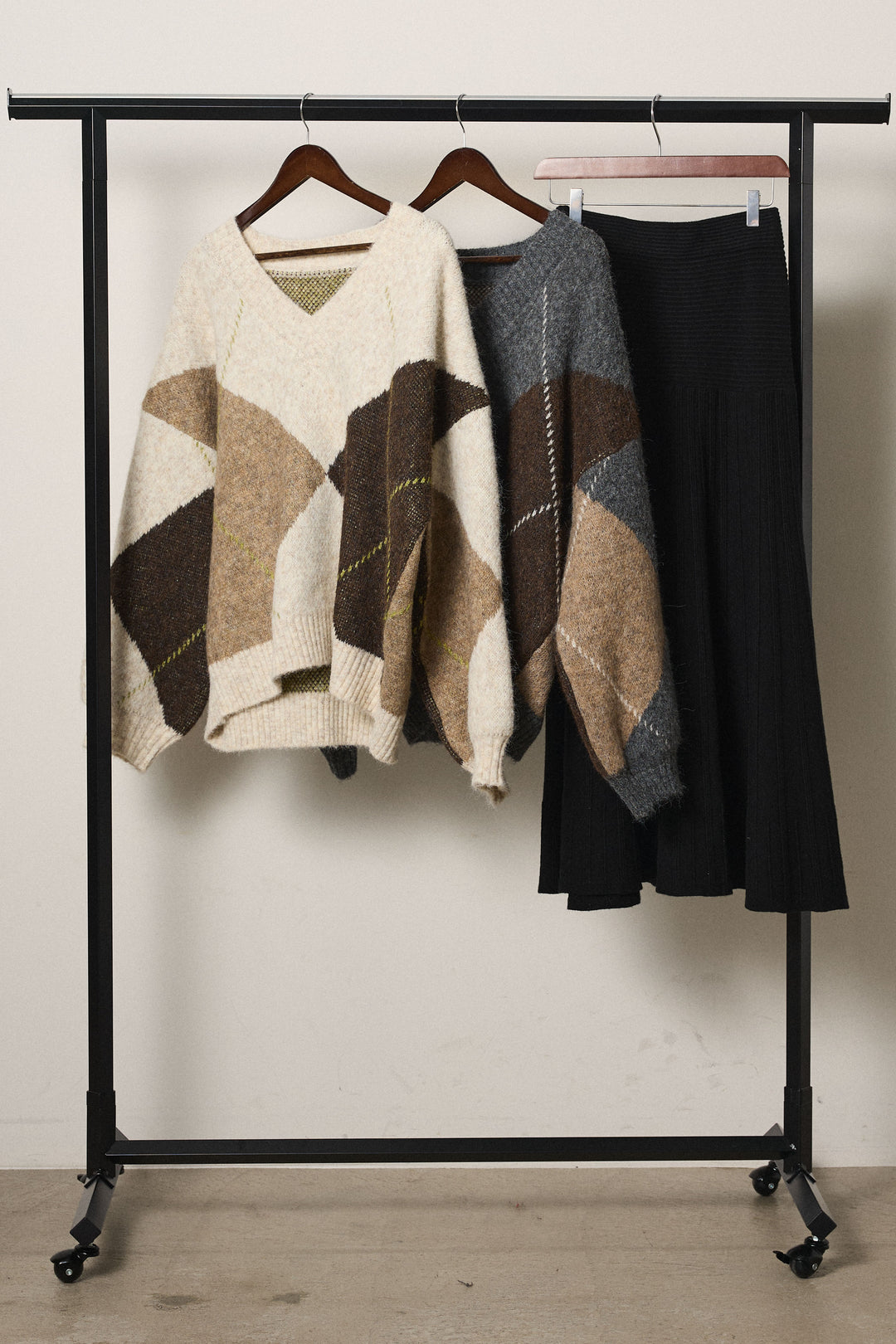 【着回しセット】[SET]ルーズアーガイルVネックニット+ルーズアーガイルVネックニット+編み地切り替えフレアニットスカート(3set)