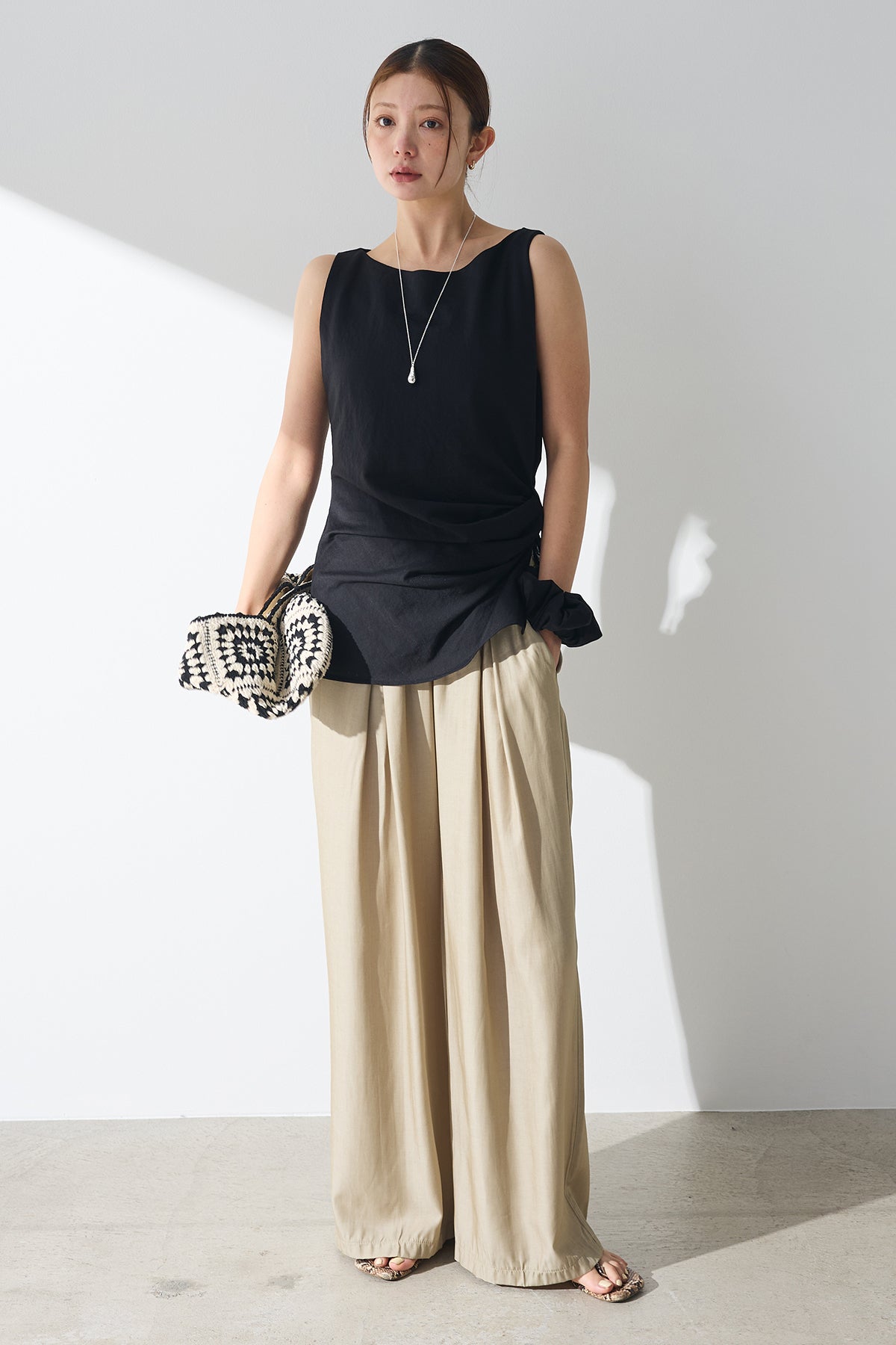 SET]シュシュ付きサイドギャザーノースリーブ+ウエストゴム