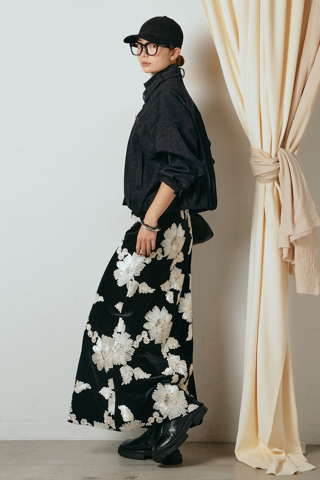 [SET]デニム調ハイネックブルゾン+フラワー刺繍ワイドスカート(2set)