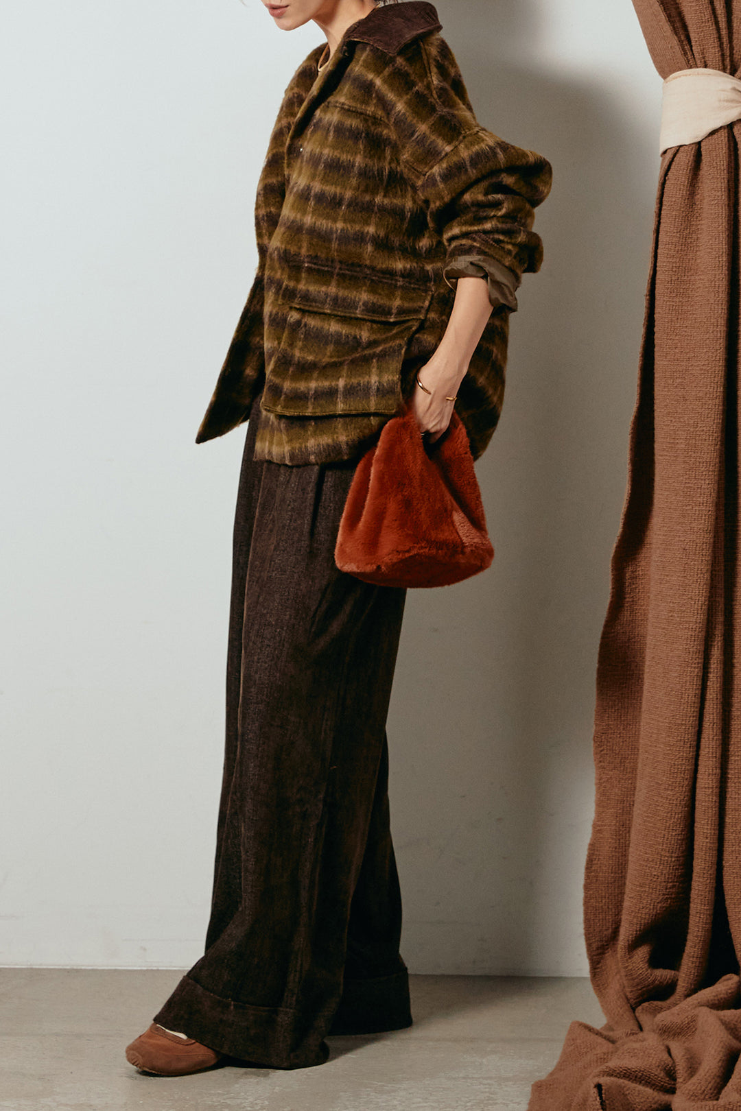 [SET]チェックシャギーミドルカバーオール+フェイクレザーベルト付きスウェードライクワイドパンツ(2set)