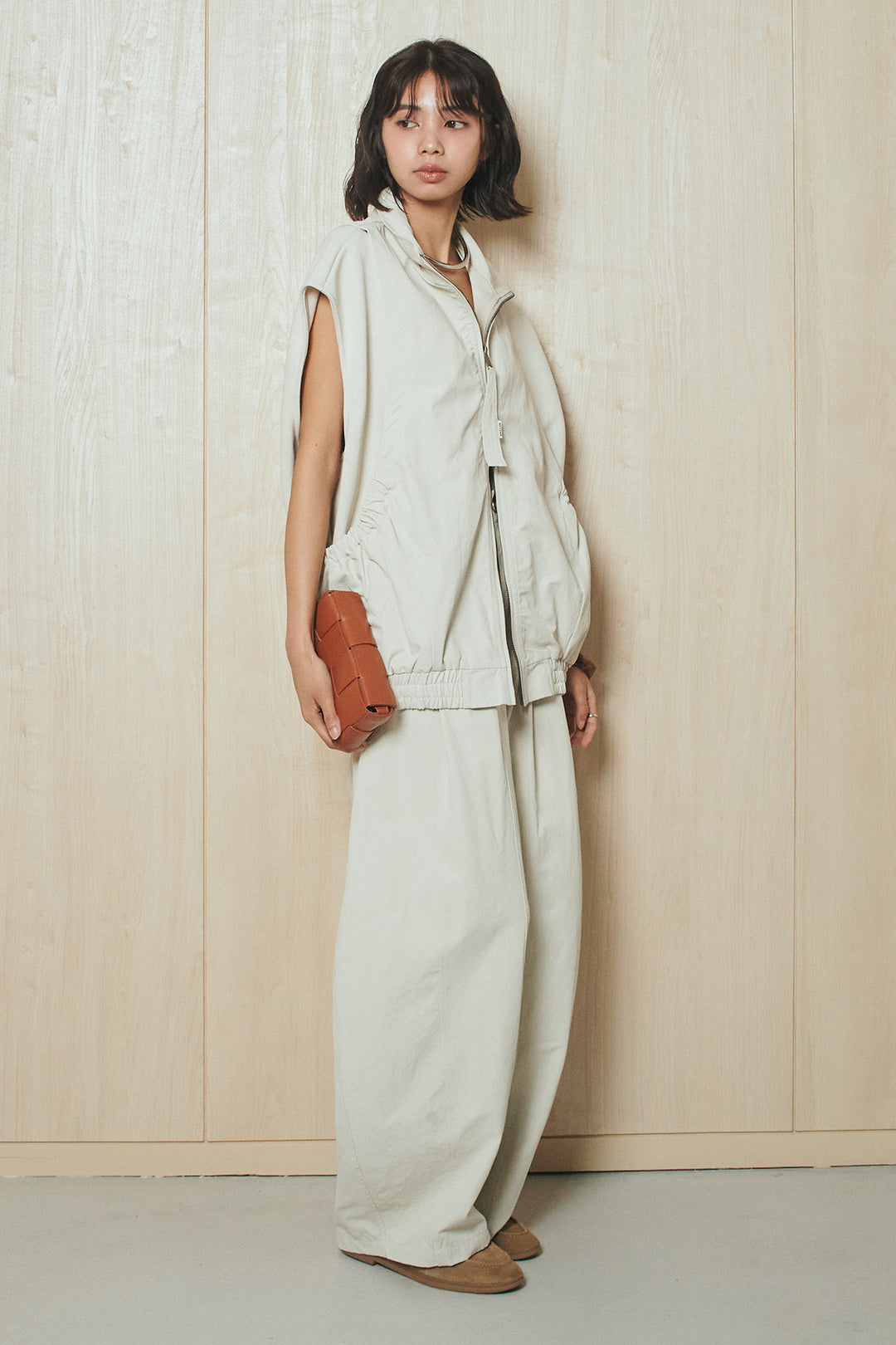 [SET]ショルダー切替スタンドネックジップベスト+コットンポリツータックセンターシームカーブパンツ(2set)