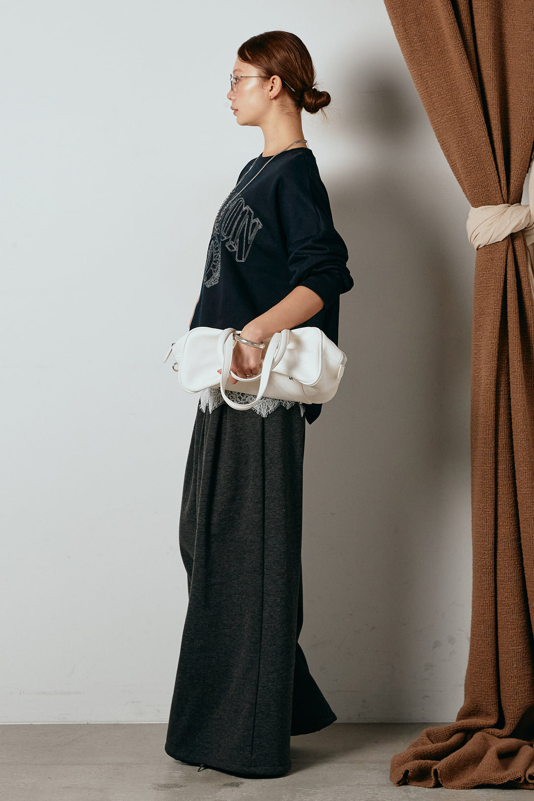 [SET]フロントロゴスウェットプルオーバー+フェイクレザー太ベルト付きタックワイドパンツ(2set)