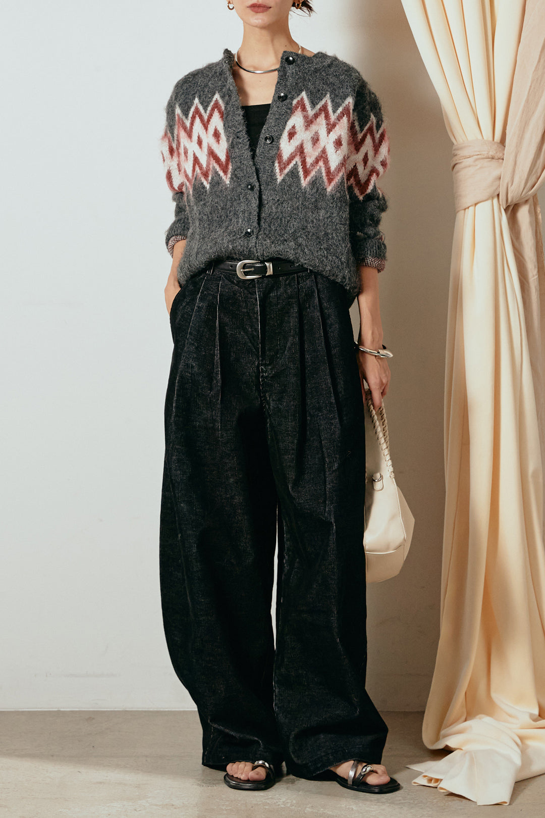 [SET]起毛ノルディック柄ニットカーディガン+フロントタック入りコーデュロイパンツ(2set)