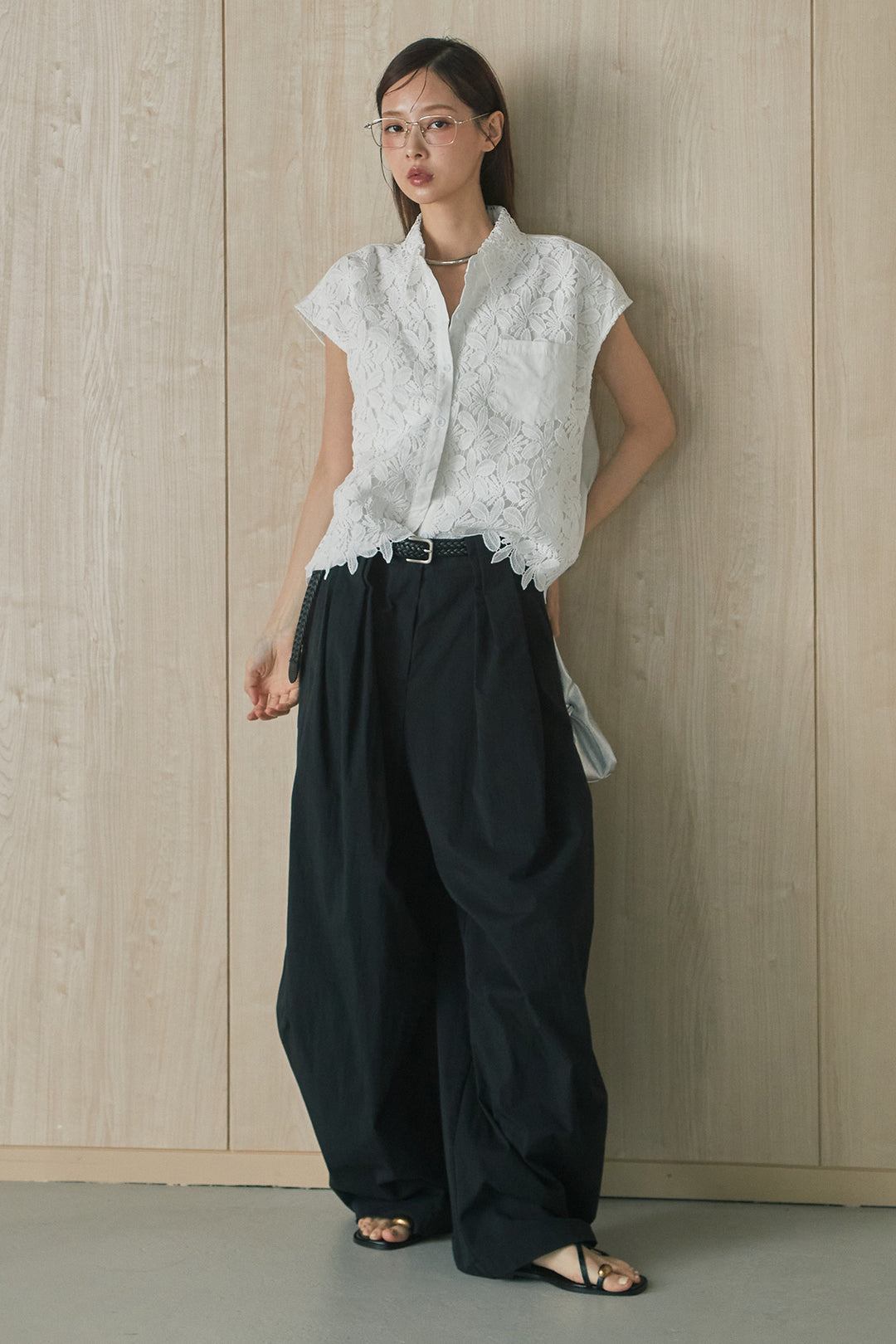[SET]フラワーモチーフレースポケット付きフレンチシャツ+ニーサイドタックボリュームカーブパンツ(2set)