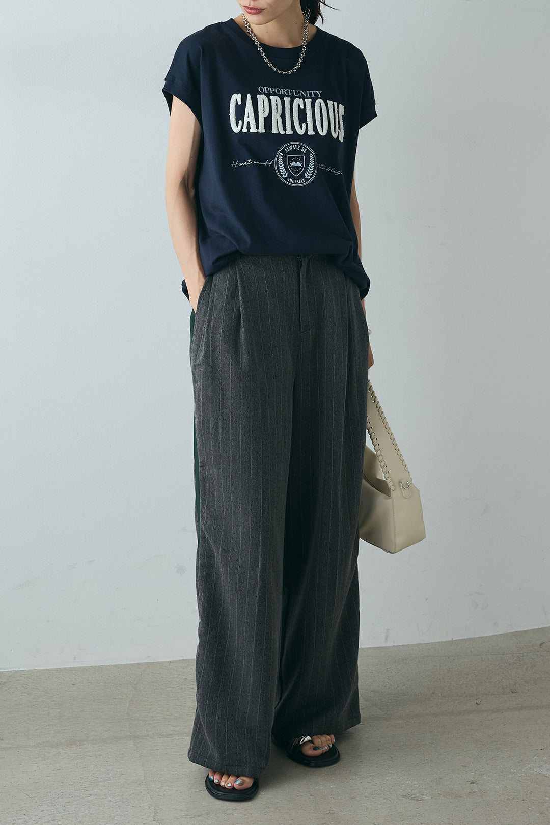 [SET]サガラ刺繍フレンチスリーブTシャツ+ピンストライプサイドラインワイドパンツ(2set)