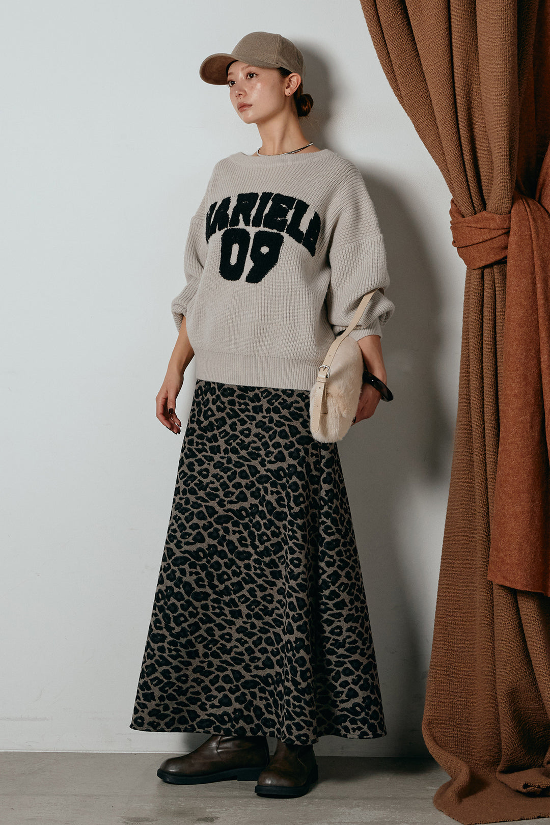 [SET]ロゴジャガードニットトップス+レオパードロングスカート(2set)