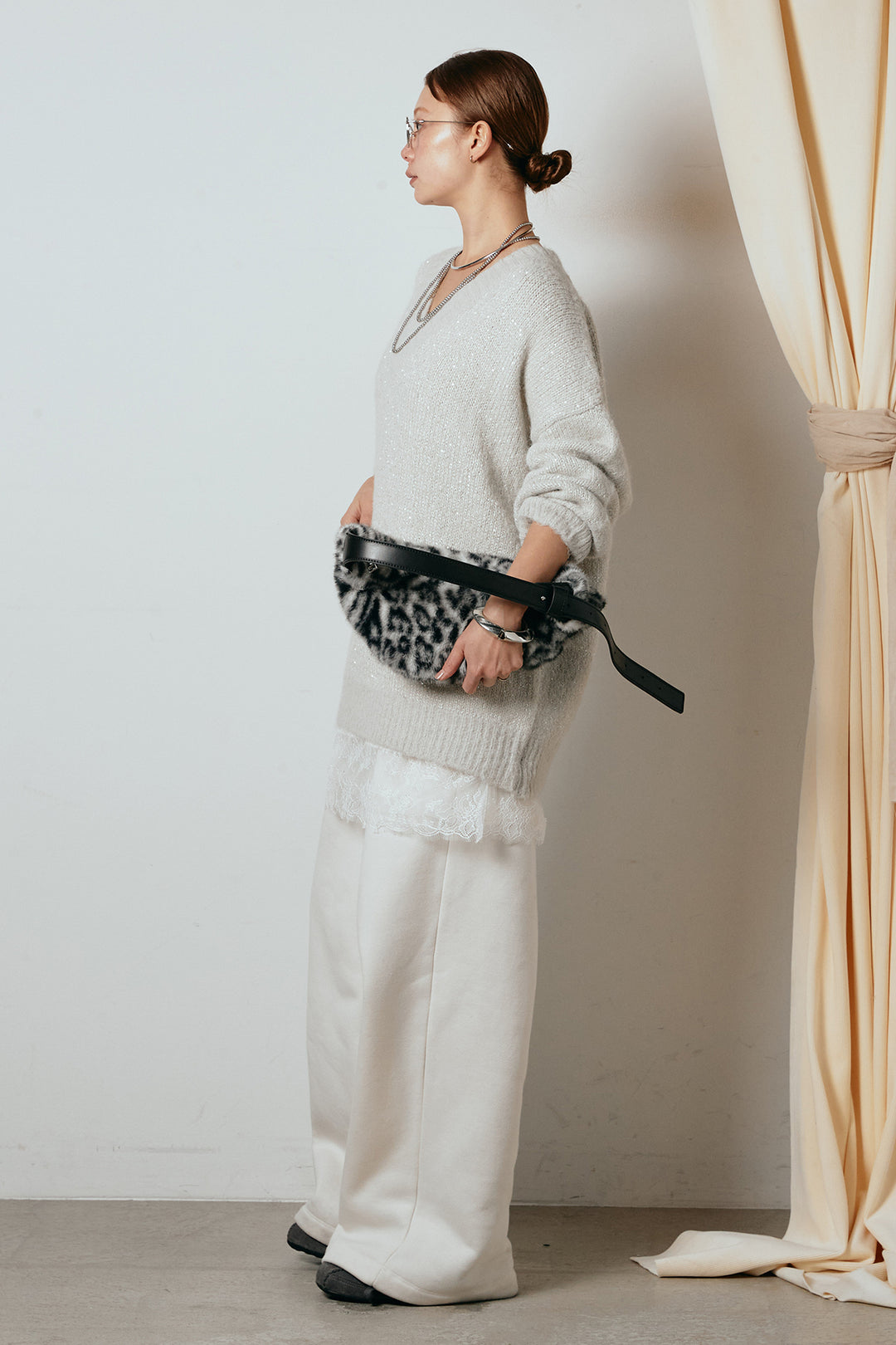 [SET]Vネックルーズラメニットトップス+裏起毛スウェットワイドパンツ+レース切り替えキャミソール(3set)