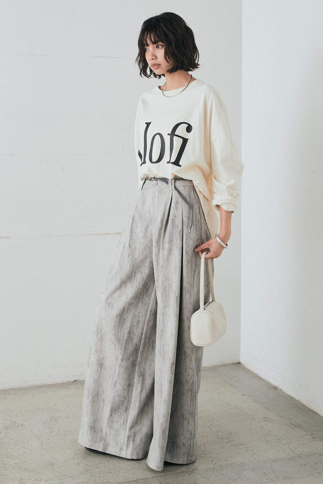 [SET]裾センタードロストロゴプリントワイドTシャツ+紐ベルト付きかすれ柄ワイドスラックス(2set)