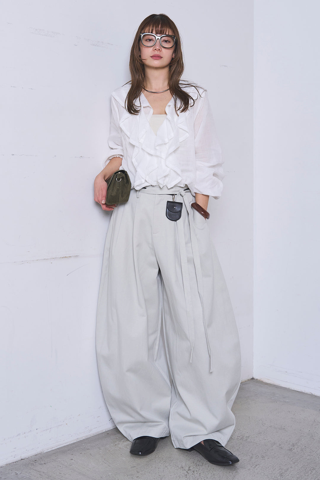 [SET]フリルボタンブラウス+紐ベルト付きカーブワイドパンツ(2set)