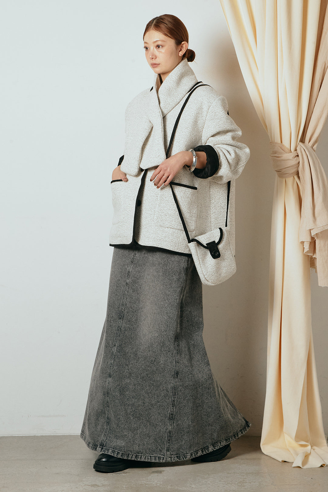 [SET]ノーカラーマフラーバッグ付きアウター+デニムロングフレアスカート(2set)