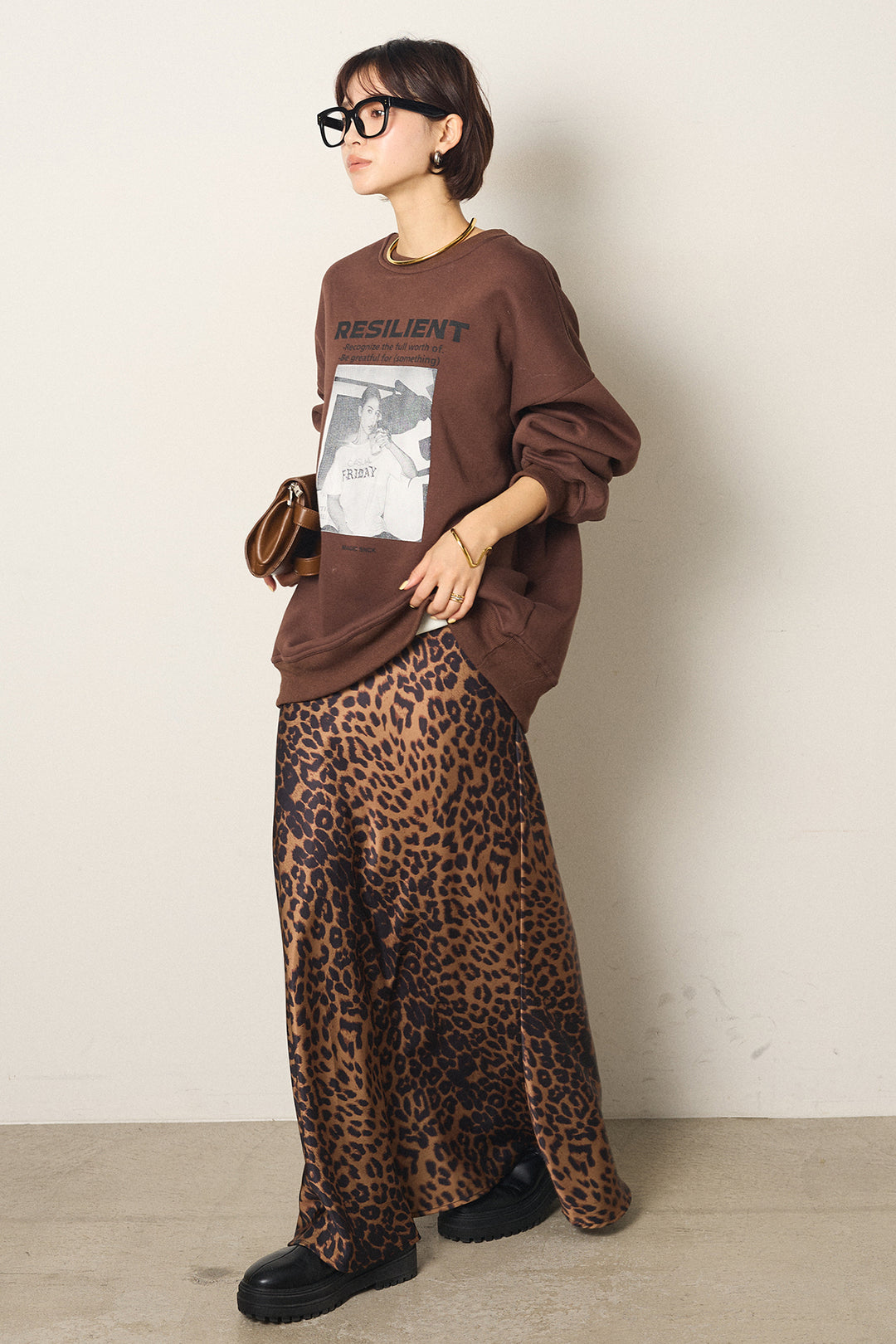 [SET]モノトーンプリントスウェット+レオパード柄サテンスカート(2set)