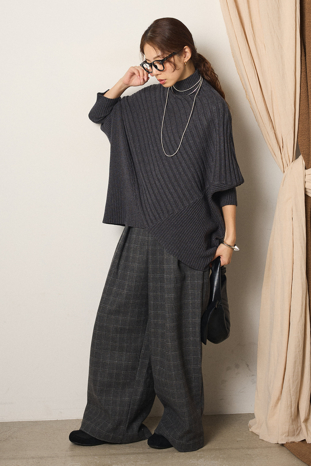 [SET]アシメデザインリブポンチョニットトップス+ウールライクチェックタックパンツ(2set)