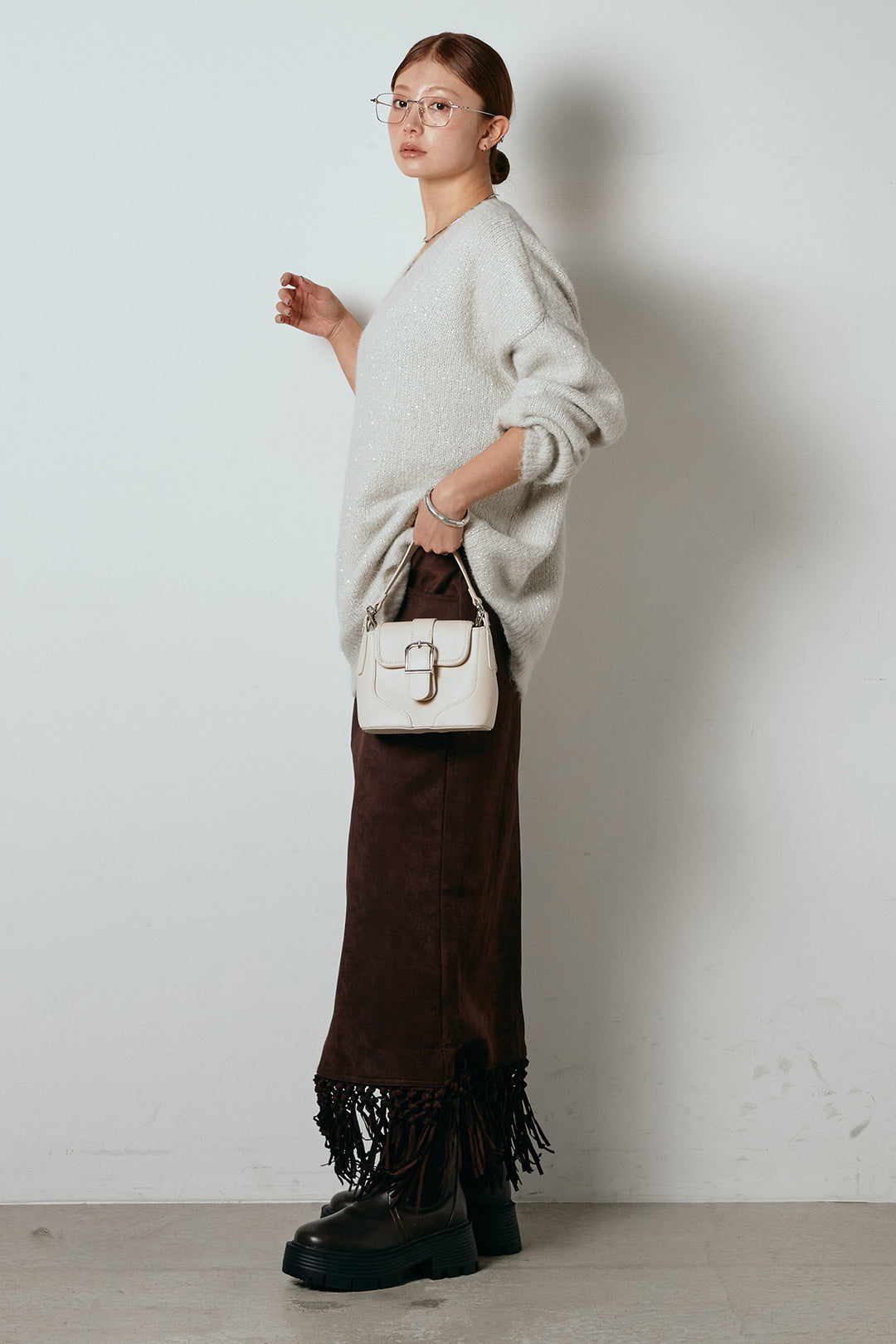 [SET]Vネックルーズラメニットトップス+スウェードライク裾フリンジスカート(2set)