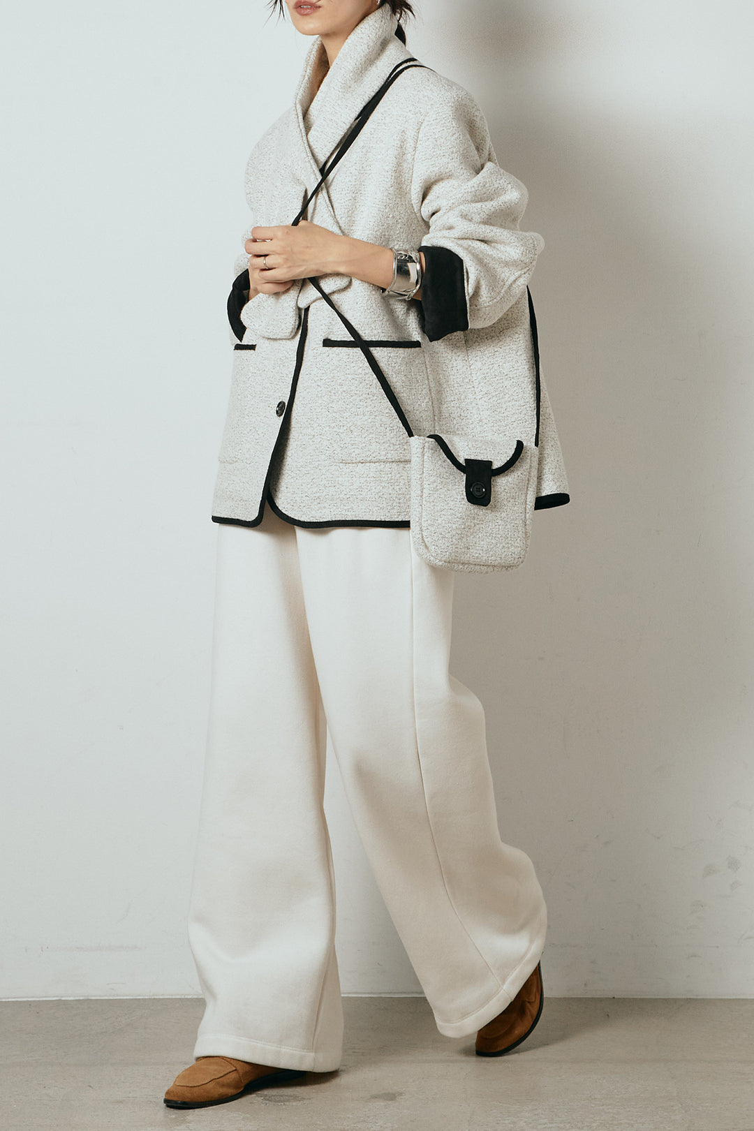 [SET]ノーカラーマフラーバッグ付きアウター+裏起毛スウェットワイドパンツ(2set)