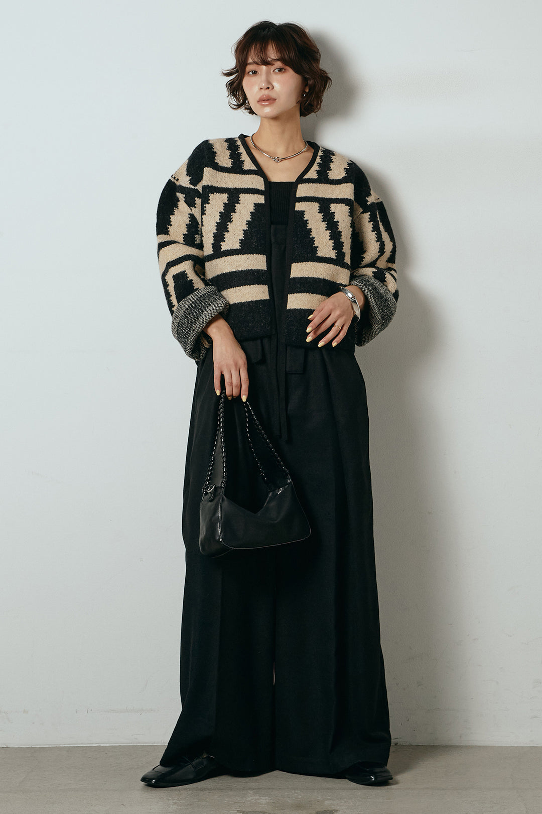 [SET]ノーカラー幾何学模様アウター+ウール混フランネルワイドサロペット(2set)